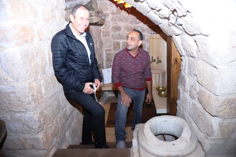 ראש העיר עכו ערך סיור תיירותי בחדרי האירוח והמיזמים החדשים בעיר העתיקה