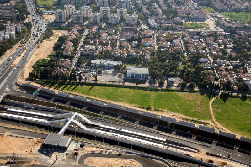 תחנת רעננה דרום - התאים יוצבו גם על גגות תחנות רכבת