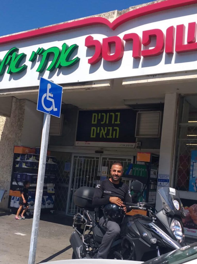 פקח עירוני על אופנוע לכד שודד ברחוב אח״י אילת בקריית חיים