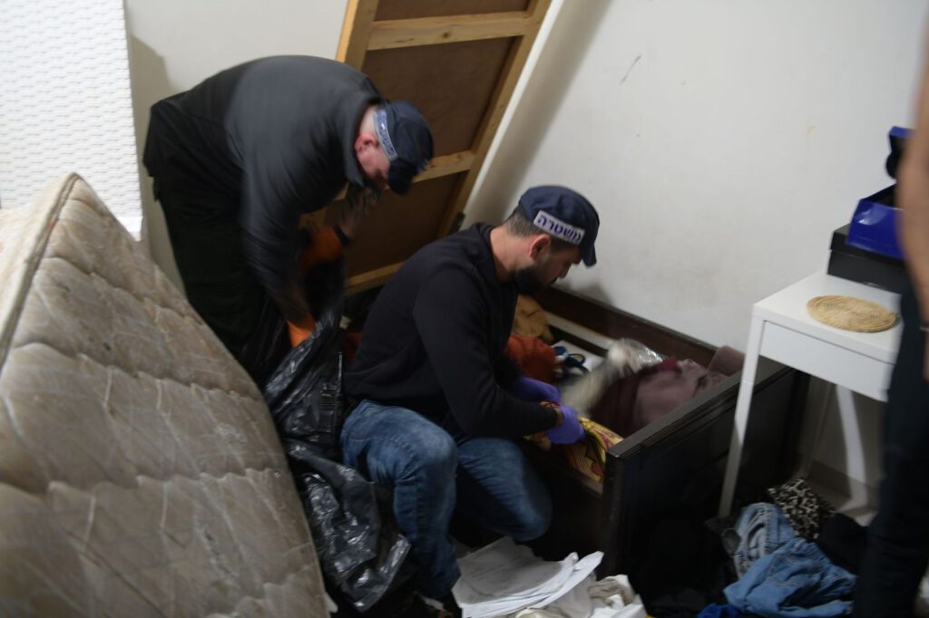 מבצע פשיעה רחב היקף כנגד חשודים בסחר באמצעי לחימה וסמים בהשתתפות מאות שוטרים