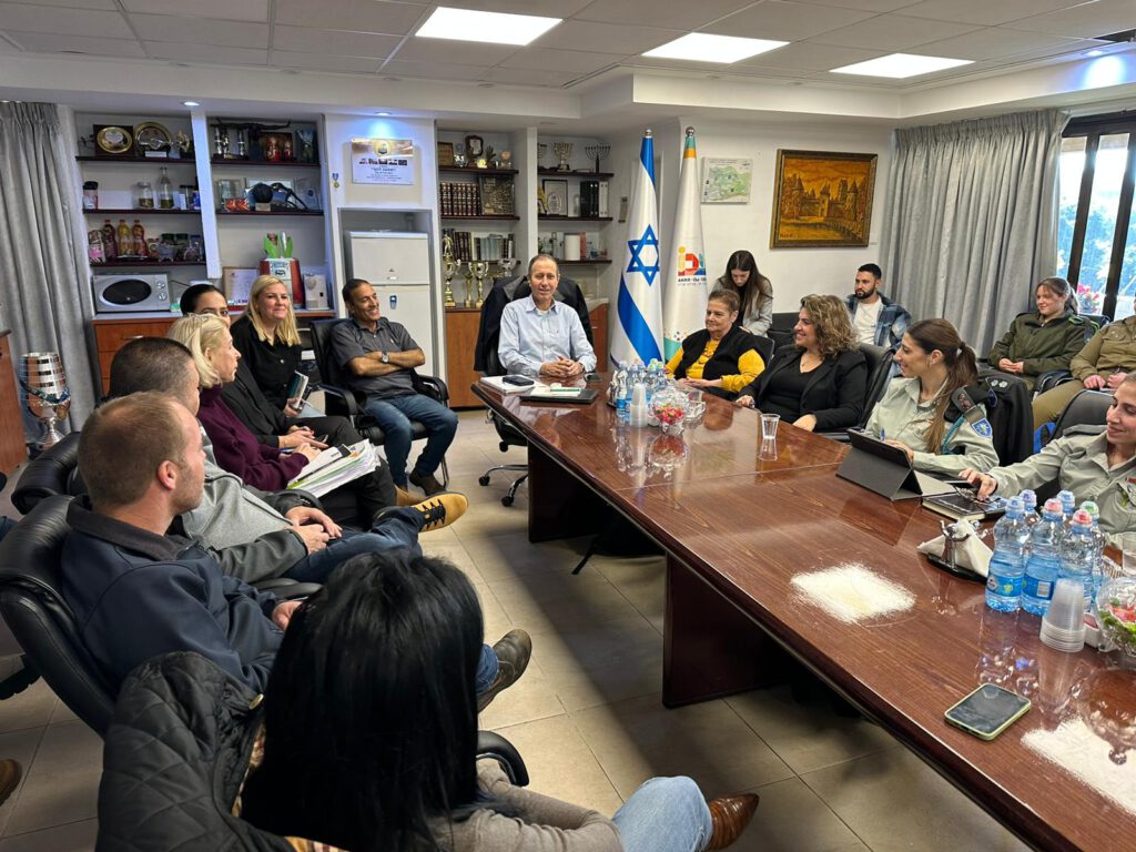 נציגי צה"ל ומשרד הבטחון הציגו בפני ראש העיר עכו, שמעון לנקרי