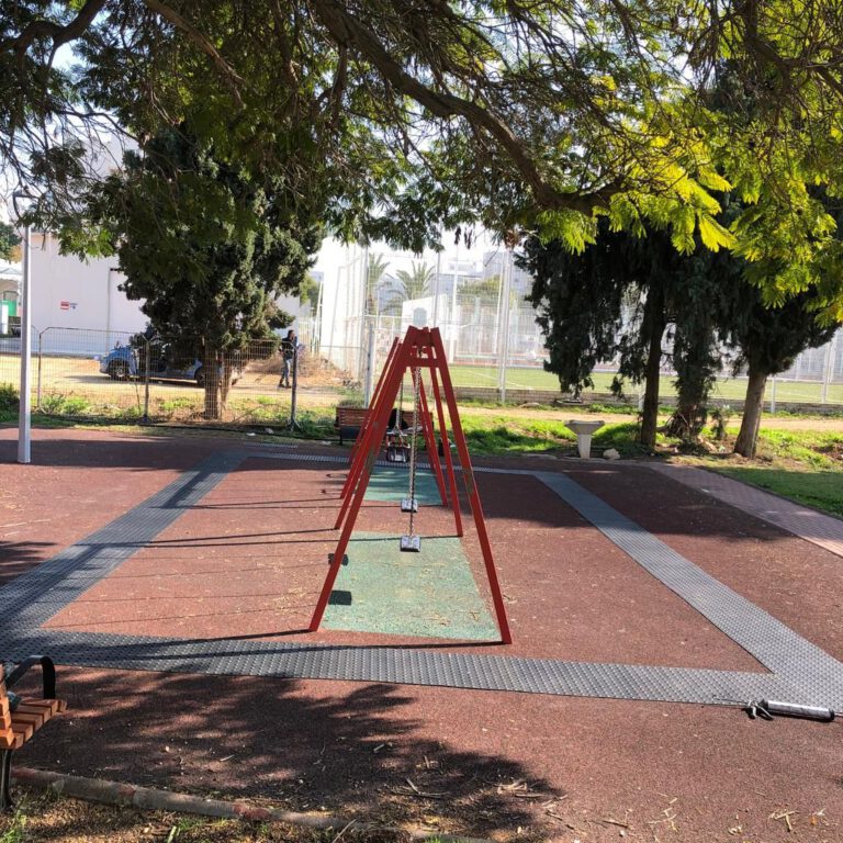 הנגשת מבני ציבור בנהריה