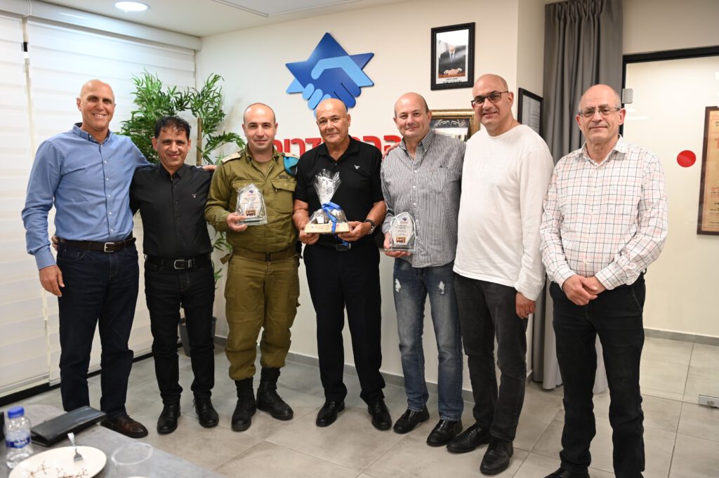השבוע התקיימה פגישת היכרות עם מפקד בסיס שיקום ואחזקה סא"ל ר. ע. , במשרדי ההסתדרות בחיפה.