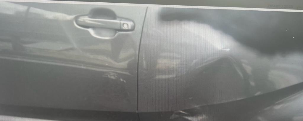 צילום של הנזק שגרם החשוד לרכבו של הקורבן: קרדיט: דוברות המשטרה: