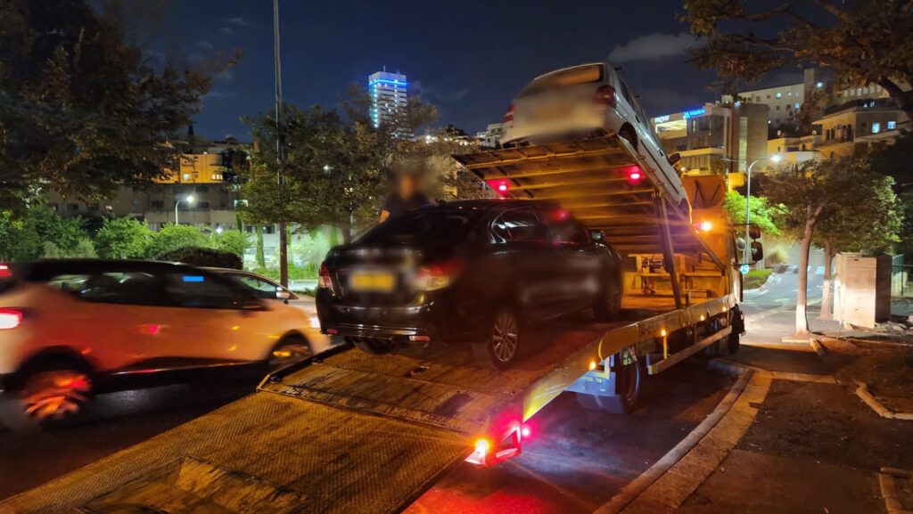 מצ"ב צילומים של רכבים שהורדו מהכביש קרדיט דוברות המשטרה