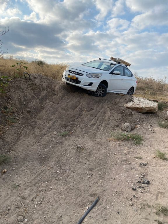 הרכב הפוגע לאחר התאונה: קרדיט: דוברות המשטרה: