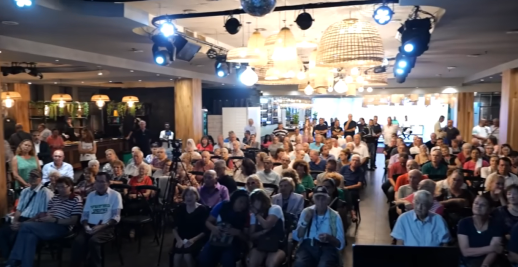 כנס בחירות של סיעת "מחוברים לחיפה וקריית חיים" בראשות יעקב בורובסקי.