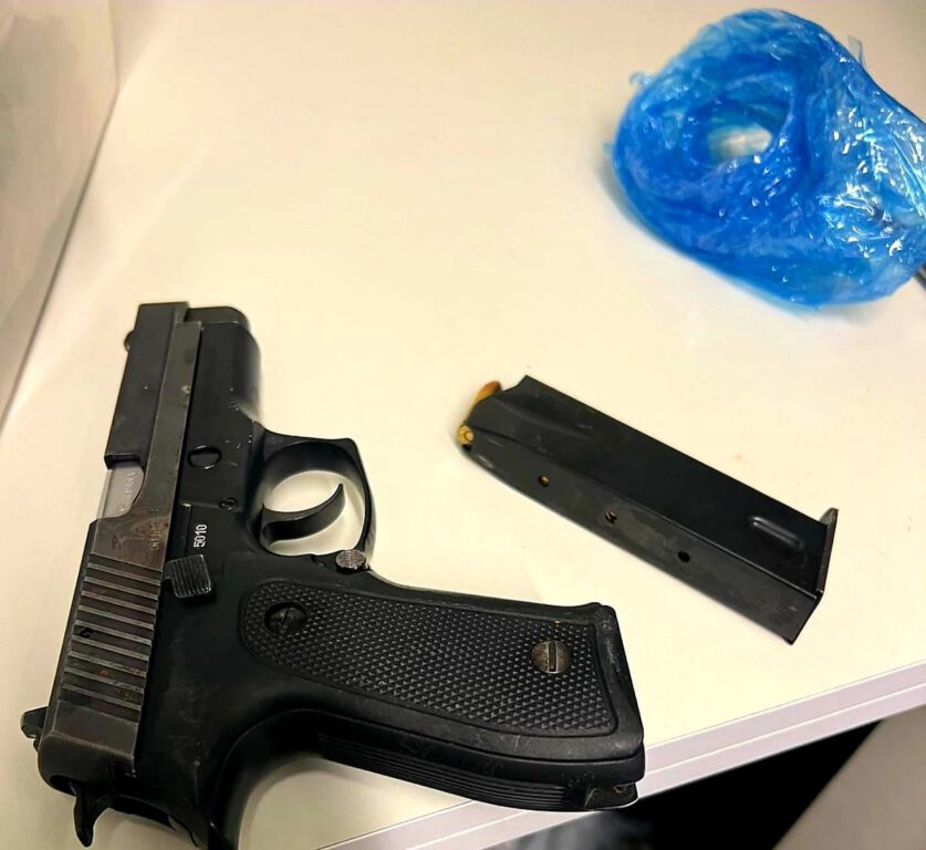 תמונה של האקדח, קרדיט דוברות המשטרה