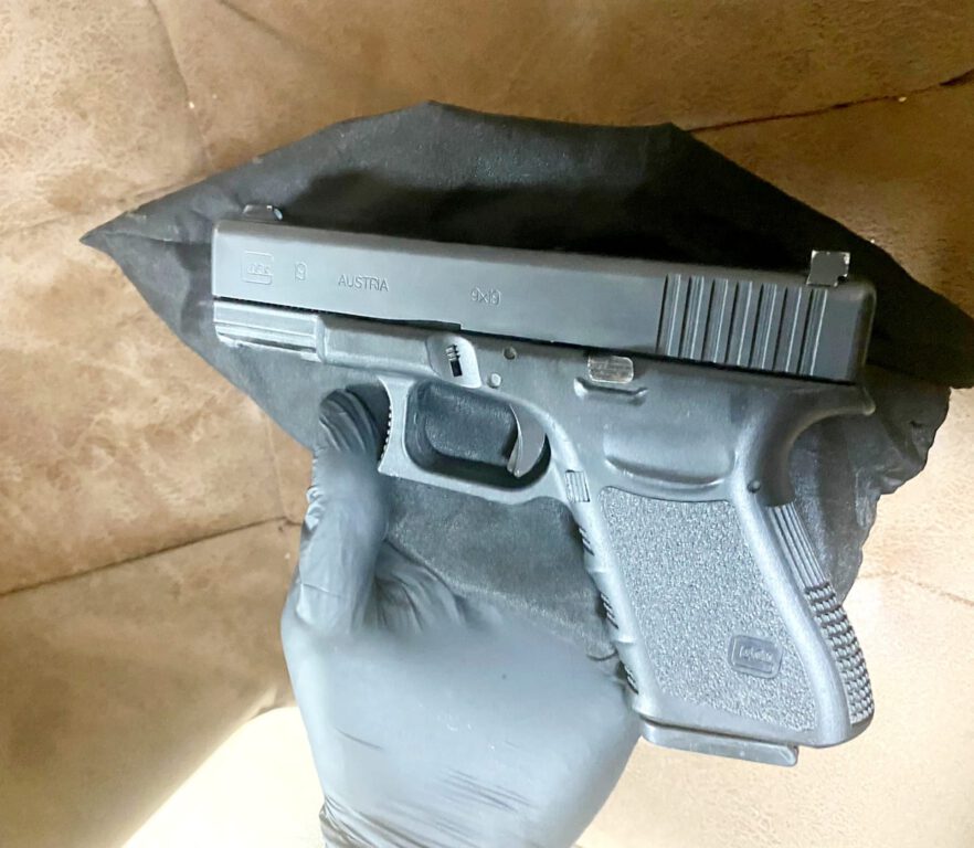 תמונת האקדח שנתפס - קרדיט: דוברות המשטרה