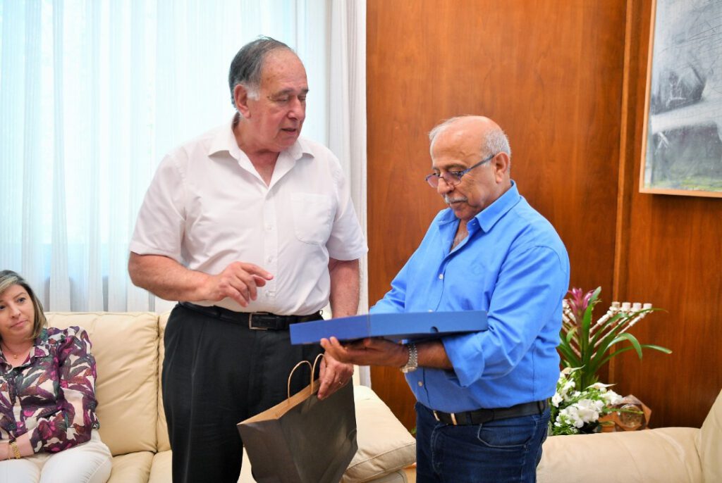 ראש עיריית חיפה, יונה יהב וראש המועצה המקומית דלית אל כרמל, רפיק חלבי צילום: ראובן כהן, דוברות עיריית חיפה,