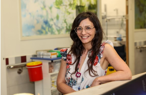 בתמונה: ד"ר אסטל סאימן, מנהלת מחלקת נוירולוגיה ב' – שבץ מוחי ברמב"ם. צילום: הקריה הרפואית רמב"ם.