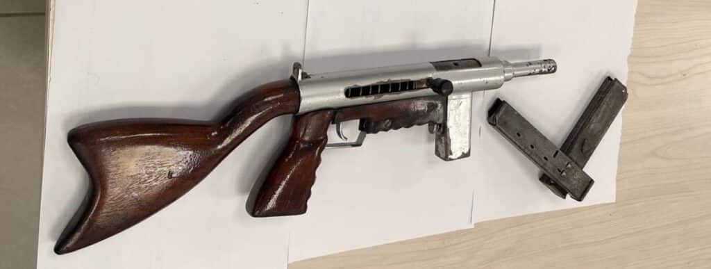 תמונות האמל״ח שנתפס. קרדיט: דוברות המשטרה.