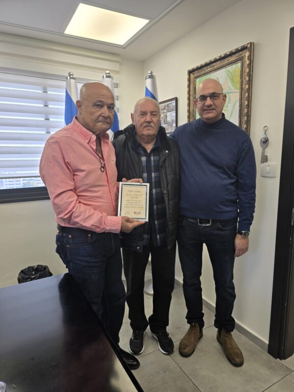 ועד נבחר לעובדי רשות האוכלוסין וההגירה חיפה בבחירות שנערכו לוועד עובדי רשות האוכלוסין וההגירה בחיפה נבחרו מיכל קלמנוביץ ליו"ר ועד רשות האוכלוסין וההגירה חיפה, לחברות הועד נבחרו חגית שבתאי ורבקה גולדברג. הבחירות התקיימו בפיקוח יעקב גבאי סגן יו"ר ההסתדרות במרחב חיפה וממונה הסתדרות עובדי המדינה והרפואה, ומימון אלפסי מזכיר איגו"מ.