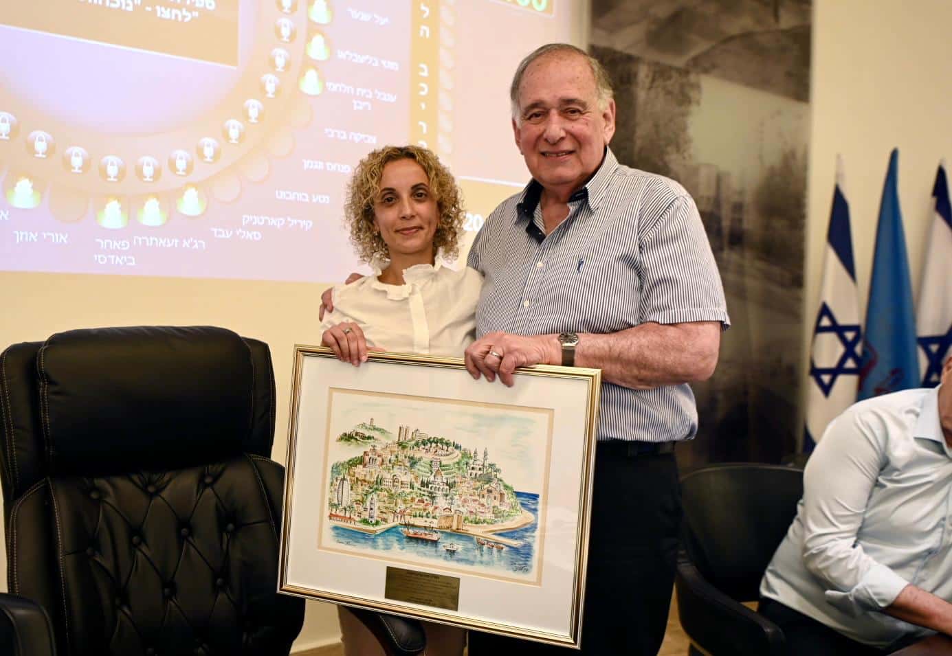 צילומים של ראש העיר, יונה יהב, עם עו"ד ימית קליין ועו"ד ענבל בן ארי. קרדיט צילום: ראובן כהן, דוברות עיריית חיפה