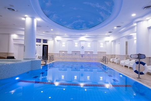 בריכת שחייה מקורה צילומים מ.ל.