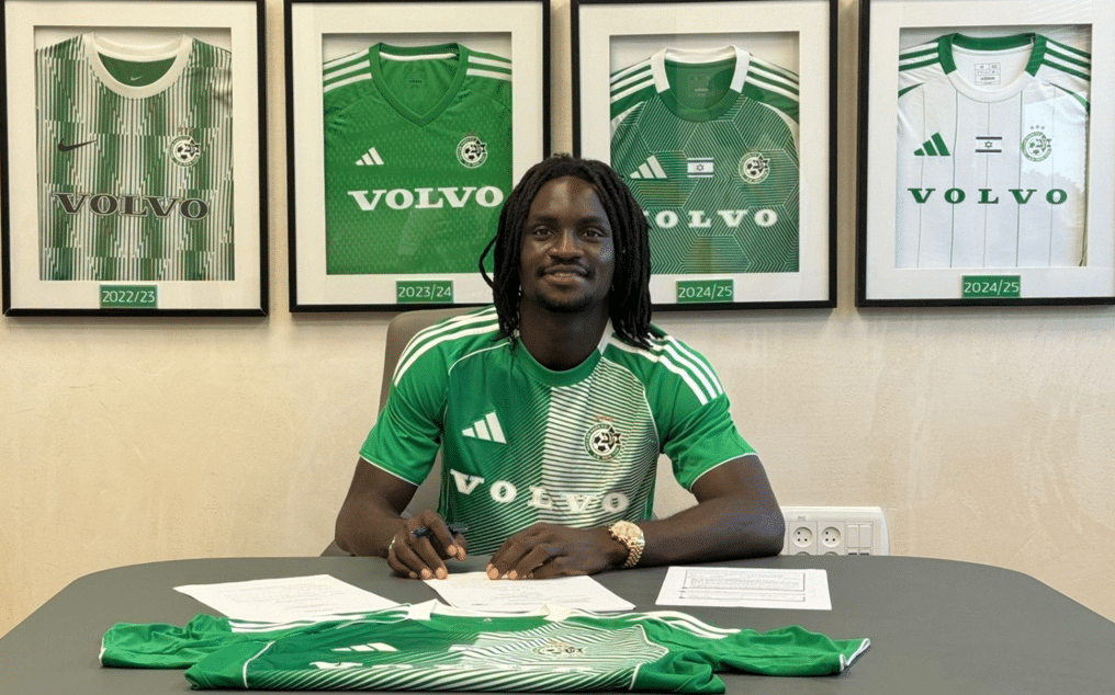 מכבי חיפה הודיעה רשמית על החתמתו של פיטר אגבה, קשר אחורי ניגרי בן 22, לשלוש עונות עם אופציה לעונה. באדיבות: מכבי חיפה.