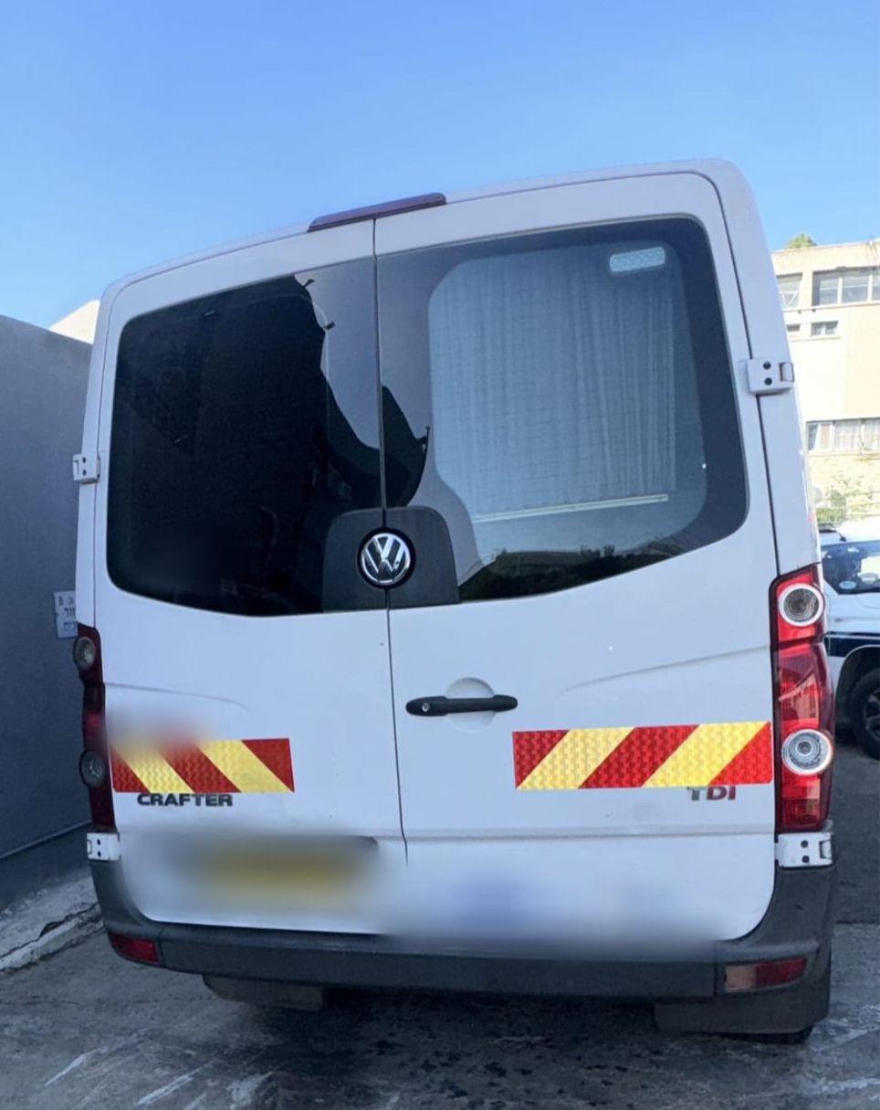 תיעוד ממעצר המיניבוס ותמונה. קרדיט: דוברות המשטרה.