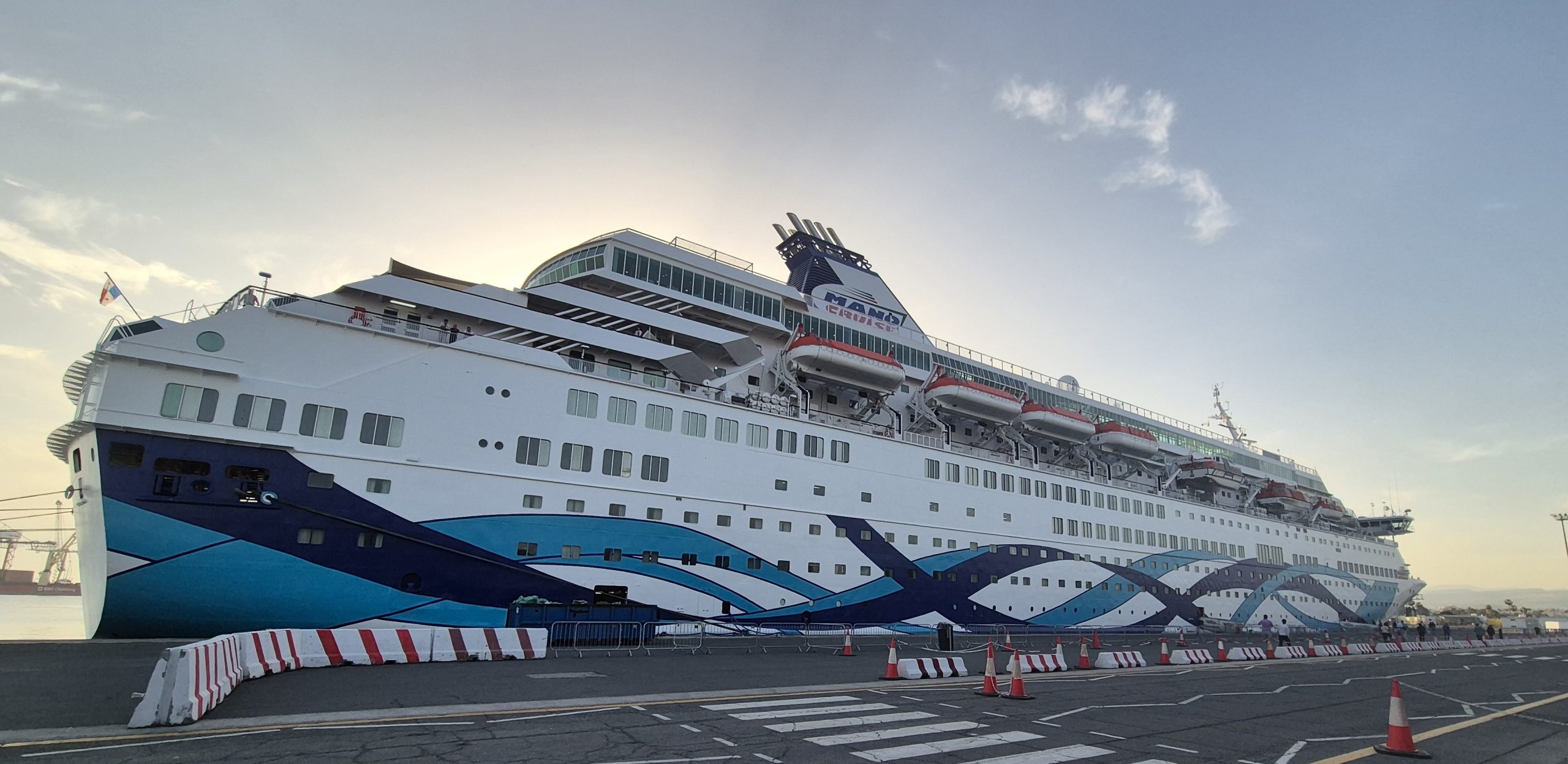 הקראון איריס עוגנת בואלטה בירת האי מלטה