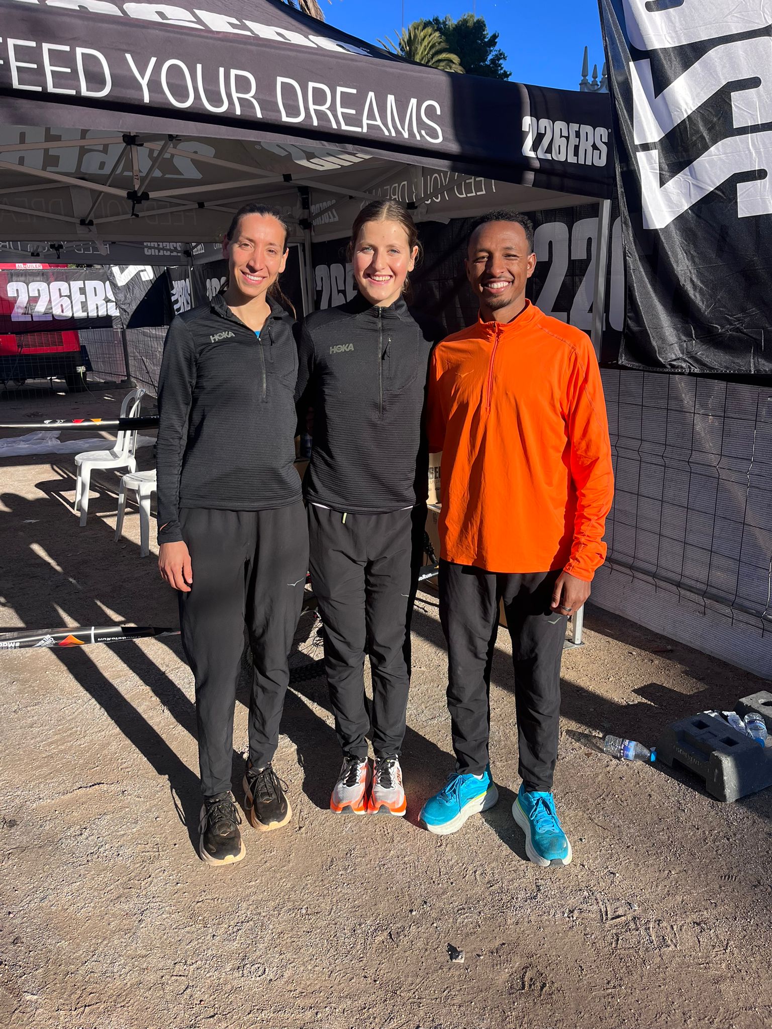 מימין לשמאל- זמנו מוצה, אילה הריס, כרואן חלבי כלבאן - קרדיט צילום- באדיבות הרצים