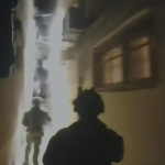 צפו בתיעוד: מסתערבי מג״ב איו״ש עצרו הלילה במחנה הפליטים עסכר בשכם חשוד במסגרת חקירת פרשיית סחיטת דמי חסות שנחקרת במחוז הצפוני.