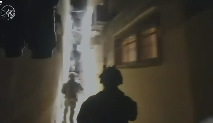 תיעוד ממצלמות הקסדה של המסתערבים בזמן המעצר: קרדיט: דוברות המשטרה.