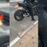 צפו: מבצע אכיפת תנועה ובריונות בכביש נגד רכבים משופרים ואופנועים משתוללים, המהווים סכנה לציבור בכביש 65.