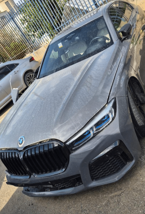 מצ״ב תיעוד ותמונת הרכב שנתפס. קרדיט: דוברות המשטרה.