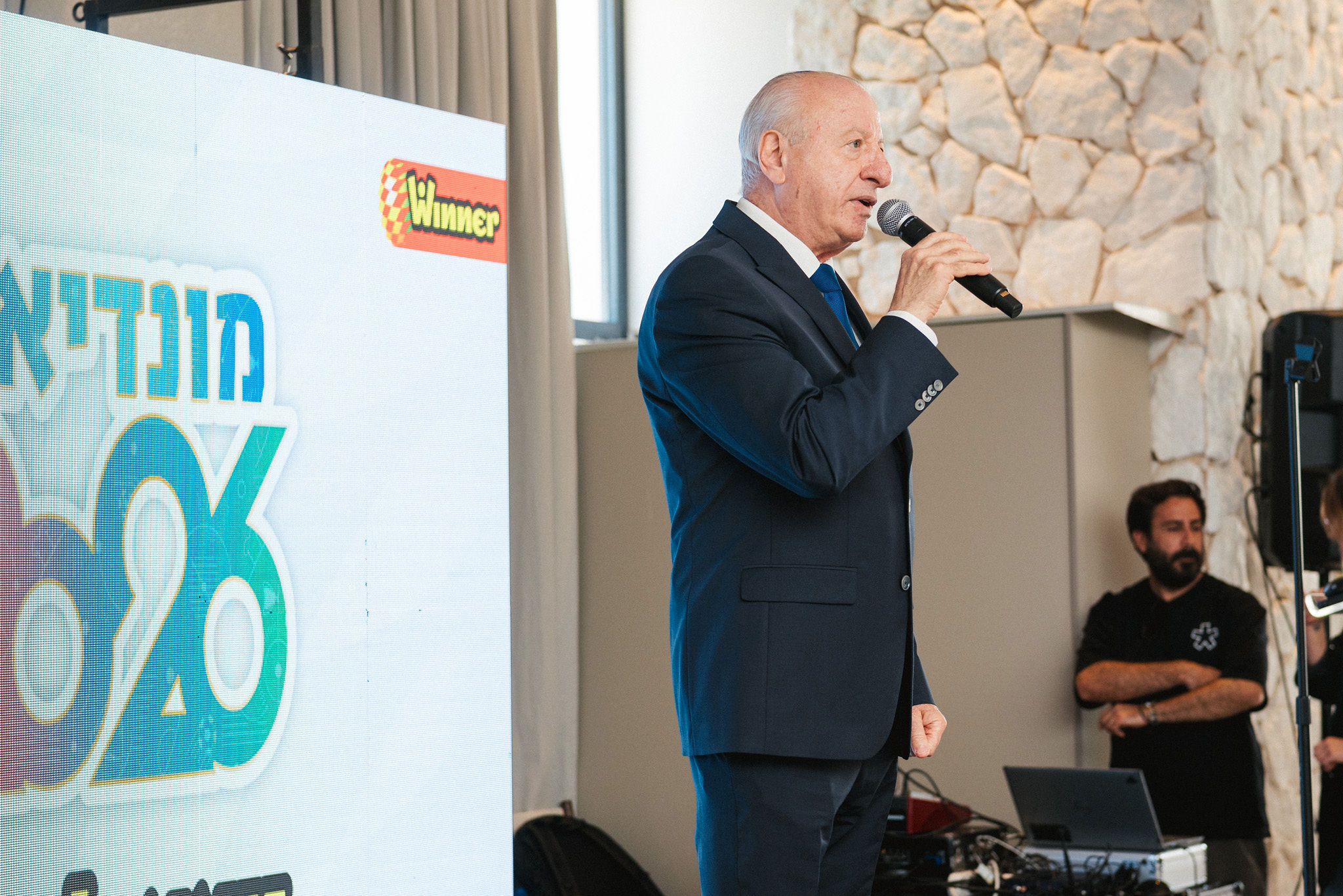 תמונות מאושרות לשימוש במתן הקרדיט: NEO media